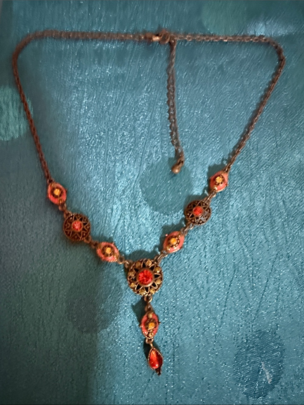 Vintage-Inspired Red Floral Pendant Necklace